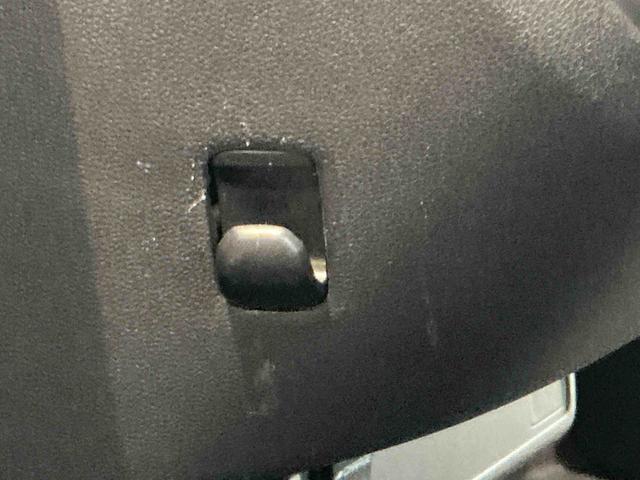 ブーンシルク SAIIナビ バックカメラ キーフリーシステム 衝突回避支援システム 盗難防止システム LEDヘッドランプ ETC スマートキー&プッシュスタート フロントベンチシート 衝突安全ボディ 記録簿(栃木県)の中古車