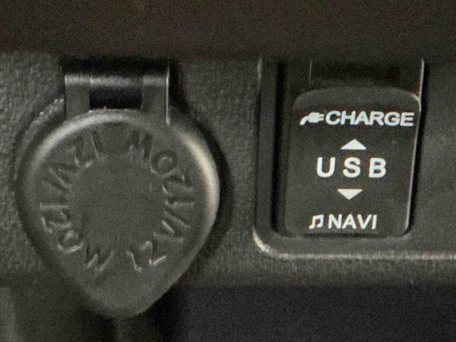 ブーンシルク SAIIナビ バックカメラ キーフリーシステム 衝突回避支援システム 盗難防止システム LEDヘッドランプ ETC スマートキー&プッシュスタート フロントベンチシート 衝突安全ボディ 記録簿(栃木県)の中古車