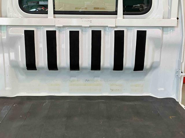 ハイゼットトラックスタンダードＳＡIIIｔ４ＷＤ　ＭＴ　ＬＥＤヘッドライト　オートライトスマートアシスト３ｔ　マニュアルミッション　デフロック機能　荷台作業灯　荷台ゴムマット　純正ラジオ（栃木県）の中古車