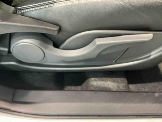 ロッキープレミアムG HEVナビ バックカメラ キーフリーシステム アルミホイール 運転席・助手席シートヒーター オートライト オートハイビーム クルーズコントロール機能 運転席・助手席シートヒーター(栃木県)の中古車