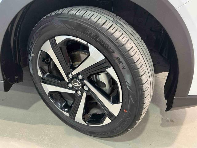 ロッキープレミアムG HEVナビ バックカメラ キーフリーシステム アルミホイール 運転席・助手席シートヒーター オートライト オートハイビーム クルーズコントロール機能 運転席・助手席シートヒーター(栃木県)の中古車