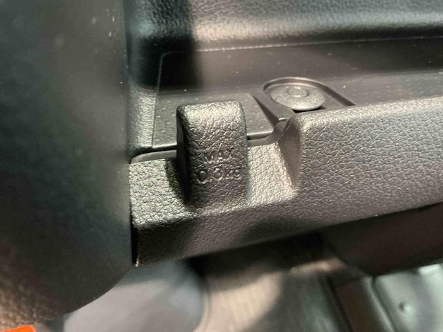 ハイゼットカーゴクルーズナビ　レーンキープアシスト　アイドリングストップ機能　電動格納式ドアミラー　４ＷＤ車　衝突安全ボディ　オートハイビーム　メモリーナビ　バックモニター　リモコンキー　ＡＢＳ（栃木県）の中古車
