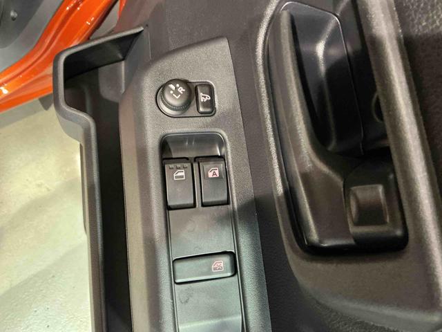 ハイゼットカーゴクルーズナビ　レーンキープアシスト　アイドリングストップ機能　電動格納式ドアミラー　４ＷＤ車　衝突安全ボディ　オートハイビーム　メモリーナビ　バックモニター　リモコンキー　ＡＢＳ（栃木県）の中古車