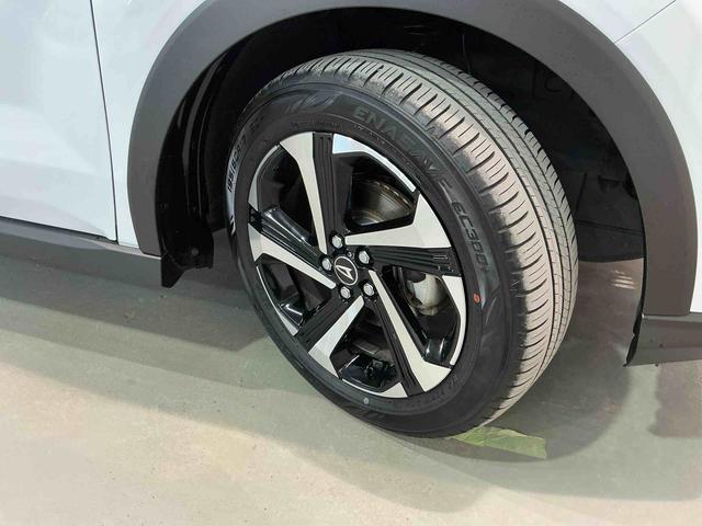 ロッキープレミアムＧ　ＨＥＶキーフリーシステム　純正アルミホイール　リヤフォグランプ　ＬＥＤヘッドライト　ＬＥＤフォグランプ　運転席・助手席シートヒーター　オートエアコン　スマートアシスト　コーナーセンサー　クルーズコントロール（栃木県）の中古車