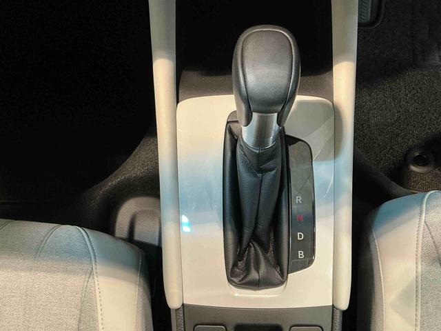 フィットe:HEVホームバックカメラ Honda CONNECTディスプレー+ETC2.0車載器 オートライト ステアリングスイッチ エアバック エアコン(栃木県)の中古車