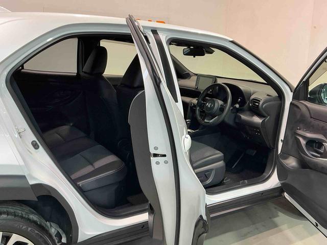 ヤリスクロスハイブリッドＺ電動格納　ＡＵＴＯライト　ＬＫＡ　ヒーター　衝突安全ボディ　ＬＥＤライト　アルミ　横滑り防止装置付き　インテリジェントキー　オートクルーズ　運転席エアバッグ　ＡＢＳ（栃木県）の中古車