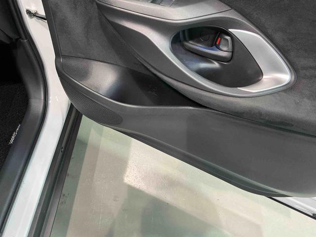 ヤリスクロスハイブリッドＺ電動格納　ＡＵＴＯライト　ＬＫＡ　ヒーター　衝突安全ボディ　ＬＥＤライト　アルミ　横滑り防止装置付き　インテリジェントキー　オートクルーズ　運転席エアバッグ　ＡＢＳ（栃木県）の中古車