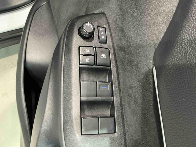 ヤリスクロスハイブリッドＺ電動格納　ＡＵＴＯライト　ＬＫＡ　ヒーター　衝突安全ボディ　ＬＥＤライト　アルミ　横滑り防止装置付き　インテリジェントキー　オートクルーズ　運転席エアバッグ　ＡＢＳ（栃木県）の中古車