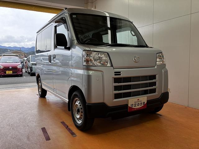 ハイゼットカーゴＤＸサポカーＳワイド適合　ラジオ　エアコン　アクセサリーソケット　コーナーセンサー　アイドリングストップ　光軸調整ダイヤル　横滑り防止機能　誤発進抑制機能　パワーウインドウ　キーレス（神奈川県）の中古車