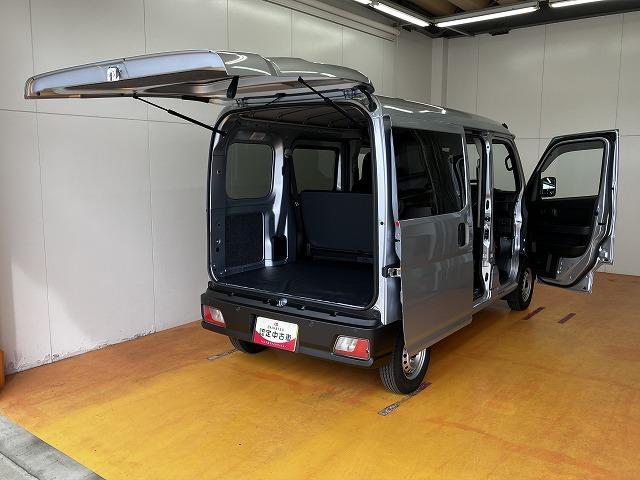 ハイゼットカーゴＤＸサポカーＳワイド適合　ラジオ　エアコン　アクセサリーソケット　コーナーセンサー　アイドリングストップ　光軸調整ダイヤル　横滑り防止機能　誤発進抑制機能　パワーウインドウ　キーレス（神奈川県）の中古車