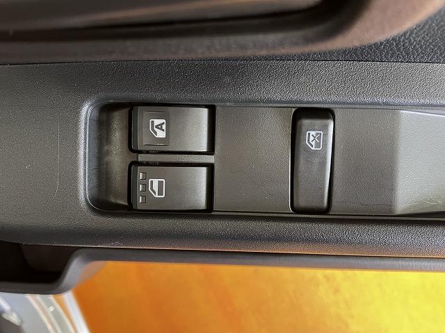 ハイゼットカーゴＤＸサポカーＳワイド適合　ラジオ　エアコン　アクセサリーソケット　コーナーセンサー　アイドリングストップ　光軸調整ダイヤル　横滑り防止機能　誤発進抑制機能　パワーウインドウ　キーレス（神奈川県）の中古車