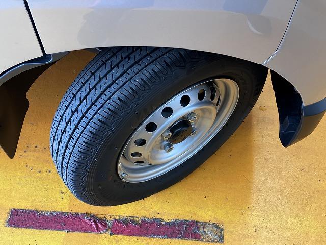 ハイゼットカーゴＤＸサポカーＳワイド適合　ラジオ　エアコン　アクセサリーソケット　コーナーセンサー　アイドリングストップ　光軸調整ダイヤル　横滑り防止機能　誤発進抑制機能　パワーウインドウ　キーレス（神奈川県）の中古車