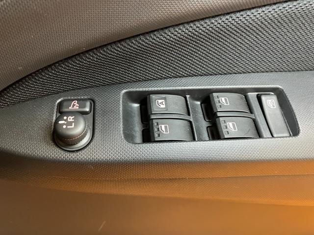 ムーヴカスタム　Ｘリミテッド　ＳＡスマアシ　Ｂカメラ　オートエアコン　Ｐスタート　エコアイドル　横滑り防止機能　誤発進抑制機能　ＵＳＢ接続端子　電動格納ミラー　パワーウィンドウ　キーフリー（神奈川県）の中古車