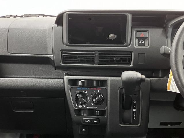 ハイゼットカーゴＤＸサポカーＳワイド適合　エアコン　アクセサリーソケット　コーナーセンサー　アイドリングストップ　光軸調整ダイヤル　横滑り防止機能　誤発進抑制機能　パワーウインドウ　キーレス（神奈川県）の中古車