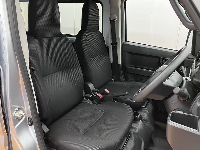 ハイゼットカーゴＤＸサポカーＳワイド適合　エアコン　アクセサリーソケット　コーナーセンサー　アイドリングストップ　光軸調整ダイヤル　横滑り防止機能　誤発進抑制機能　パワーウインドウ　キーレス（神奈川県）の中古車