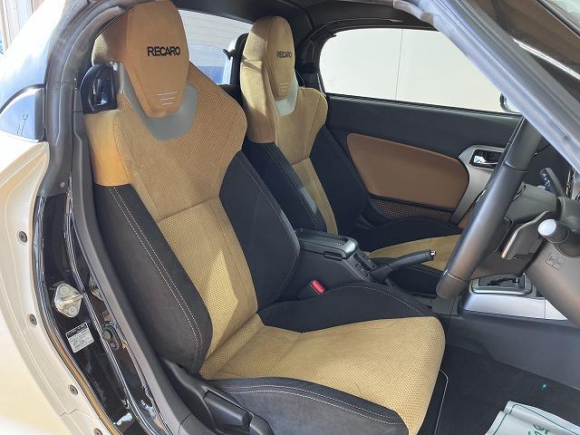コペンローブ　Ｓ　届け出済み未使用車　オープンカーオープンカー　二人乗　アクティブトップ　ステアリングスイッチ　ビルシュタイン製ショックアブソーバー　レカロ製スポーツシート　ＭＯＭＯ製ステアリングホイール　パドルシフト　コーナーセンサー　キーフリー（神奈川県）の中古車