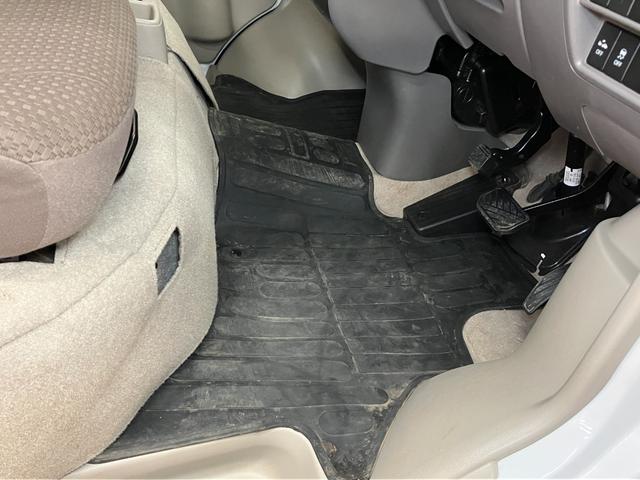 NV100クリッパーバンGX4WD 衝突被害軽減ブレーキシステム スライドドア オーディオ エアコン リヤファン レーンアシスト コーナーセンサー 電動格納ミラー パワーウインドウ キーレス(神奈川県)の中古車