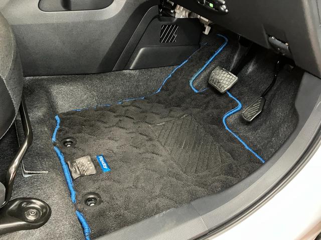 ロッキープレミアムＧ　ＨＥＶ　ハイブリッド　ＡＣＣ　ナビ　ドラレコサポカーＳワイド適合　ドラレコ　ハイブリッド車　パノラマモニター対応　電動パーキングブレーキ　ＵＳＢ接続端子　ステアリングスイッチ　全車速追従機能付ＡＣＣ　シートヒーター　Ｓ−ペダル　コーナーセンサー（神奈川県）の中古車