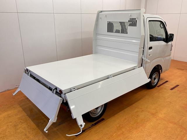 ハイゼットトラック多目的ダンプ　（ＰＴＯ式）　４ＷＤ４ＷＤ　５段マニュアルシフトレバー　三方開　ＰＴＯ式　ラジオ　エアコン　アイドリングストップ　コーナーセンサー　横滑り防止機能　誤発進抑制機能　荷台作業灯（神奈川県）の中古車