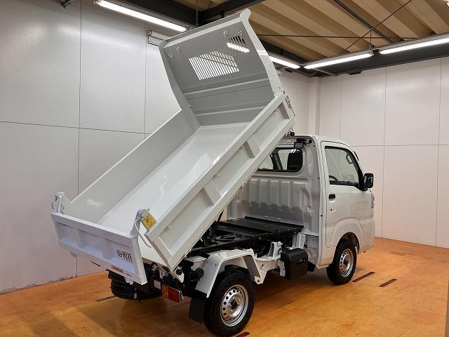 ハイゼットトラック多目的ダンプ　（ＰＴＯ式）　４ＷＤ４ＷＤ　５段マニュアルシフトレバー　三方開　ＰＴＯ式　ラジオ　エアコン　アイドリングストップ　コーナーセンサー　横滑り防止機能　誤発進抑制機能　荷台作業灯（神奈川県）の中古車