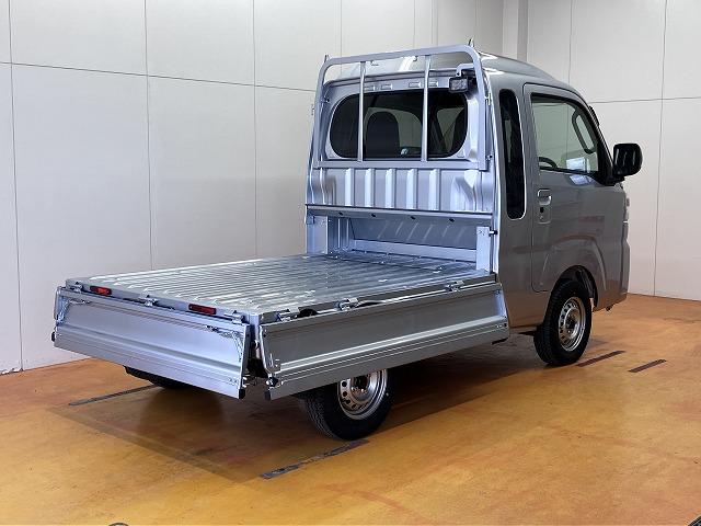 ハイゼットトラックジャンボエクストラ　４ＷＤ４ＷＤ　サポカーＳワイド適合　三方開　ＣＶＴ　エアコン　Ｐスタート　アクセサリーソケット　アイドリングストップ　コーナーセンサー　荷台作業灯　電動格納ミラー　キーフリー（神奈川県）の中古車