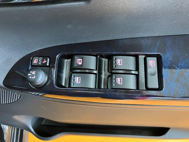 タントカスタムＲＳ　トップエディションＳＡIIIサポカーＳワイド適合　ミラクルオープンドア　両側オートスライドドア　ステアリングスイッチ　ＵＳＢ接続端子　Ｐスタート　オートハイビーム　運転席シートヒーター　ＥＴＣ　キーフリー（神奈川県）の中古車