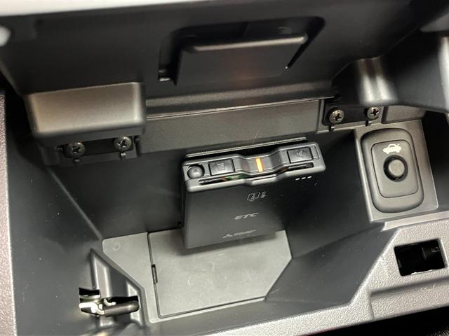 コペンセロオープンカー　二人乗　スポーツシート　アクティブトップ　ドラレコ　Ｂカメラ　ステアリングスイッチ　Ｐスタート　シートヒーター　アイドリングストップ　ＥＴＣ　キーフリー（神奈川県）の中古車