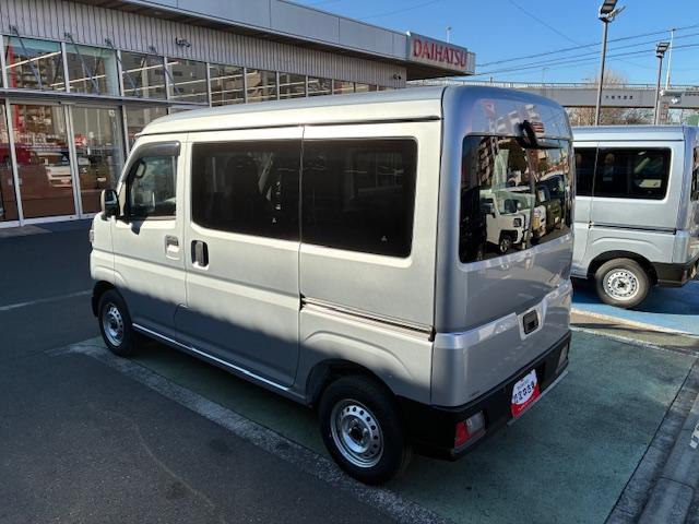ハイゼットカーゴＤＸサポカーＳワイド適合　Ｂｌｕｅｔｏｏｔｈオーディオ　エアコン　アクセサリーソケット　コーナーセンサー　アイドリングストップ　光軸調整ダイヤル　横滑り防止機能　誤発進抑制機能　パワーウインドウ　キーレス（神奈川県）の中古車