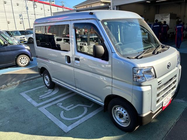ハイゼットカーゴＤＸサポカーＳワイド適合　Ｂｌｕｅｔｏｏｔｈオーディオ　エアコン　アクセサリーソケット　コーナーセンサー　アイドリングストップ　光軸調整ダイヤル　横滑り防止機能　誤発進抑制機能　パワーウインドウ　キーレス（神奈川県）の中古車
