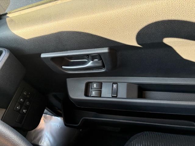 ハイゼットカーゴＤＸサポカーＳワイド適合　Ｂｌｕｅｔｏｏｔｈオーディオ　エアコン　アクセサリーソケット　コーナーセンサー　アイドリングストップ　光軸調整ダイヤル　横滑り防止機能　誤発進抑制機能　パワーウインドウ　キーレス（神奈川県）の中古車