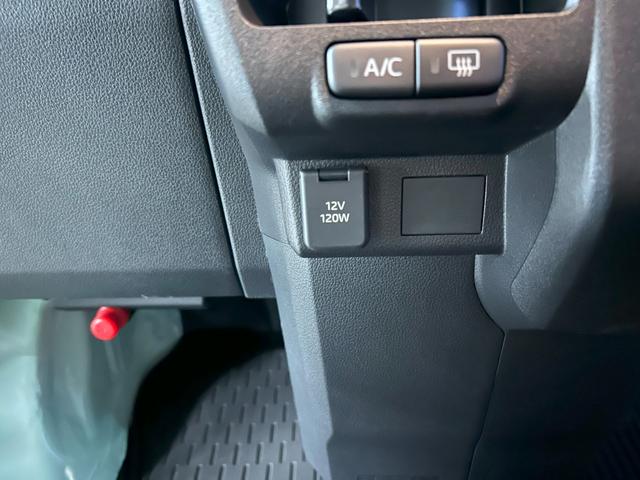 ハイゼットカーゴＤＸサポカーＳワイド適合　ラジオ　エアコン　アクセサリーソケット　コーナーセンサー　アイドリングストップ　光軸調整ダイヤル　横滑り防止機能　誤発進抑制機能　パワーウインドウ　キーレス（神奈川県）の中古車