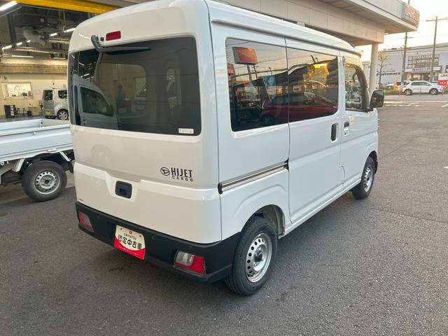 ハイゼットカーゴDXサポカーSワイド適合 ラジオ エアコン アクセサリーソケット コーナーセンサー アイドリングストップ 光軸調整ダイヤル 横滑り防止機能 誤発進抑制機能 パワーウインドウ キーレス(神奈川県)の中古車