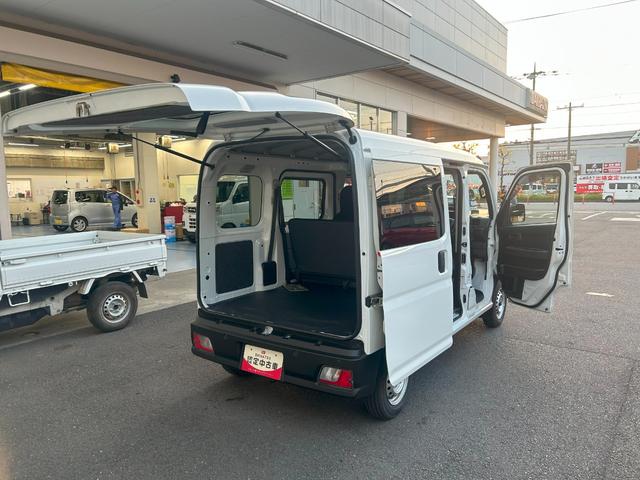 ハイゼットカーゴDXサポカーSワイド適合 ラジオ エアコン アクセサリーソケット コーナーセンサー アイドリングストップ 光軸調整ダイヤル 横滑り防止機能 誤発進抑制機能 パワーウインドウ キーレス(神奈川県)の中古車