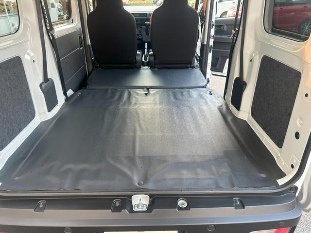 ハイゼットカーゴDXサポカーSワイド適合 ラジオ エアコン アクセサリーソケット コーナーセンサー アイドリングストップ 光軸調整ダイヤル 横滑り防止機能 誤発進抑制機能 パワーウインドウ キーレス(神奈川県)の中古車