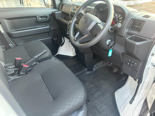 ハイゼットカーゴDXサポカーSワイド適合 ラジオ エアコン アクセサリーソケット コーナーセンサー アイドリングストップ 光軸調整ダイヤル 横滑り防止機能 誤発進抑制機能 パワーウインドウ キーレス(神奈川県)の中古車