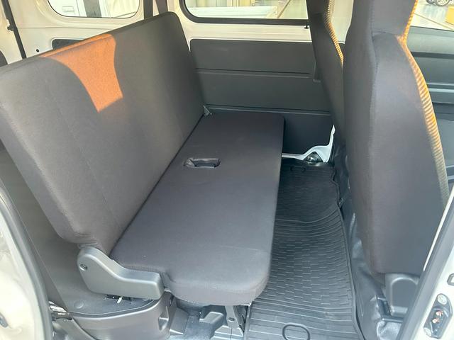 ハイゼットカーゴDXサポカーSワイド適合 ラジオ エアコン アクセサリーソケット コーナーセンサー アイドリングストップ 光軸調整ダイヤル 横滑り防止機能 誤発進抑制機能 パワーウインドウ キーレス(神奈川県)の中古車