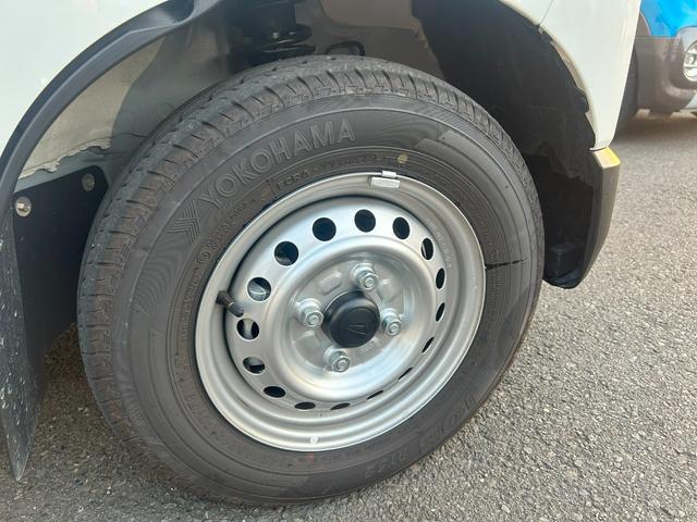 ハイゼットカーゴDXサポカーSワイド適合 ラジオ エアコン アクセサリーソケット コーナーセンサー アイドリングストップ 光軸調整ダイヤル 横滑り防止機能 誤発進抑制機能 パワーウインドウ キーレス(神奈川県)の中古車