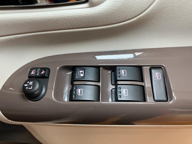 ムーヴキャンバスＸメイクアップリミテッド　ＳＡIIIサポカーＳワイド適合　パノラマモニター対応　両側オートスライドドア　ステアリングスイッチ　ＵＳＢ接続端子　Ｐスタート　オートハイビーム　ＥＴＣ　置きラクボックス　キーフリー（神奈川県）の中古車