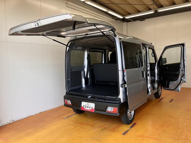 ハイゼットカーゴＤＸサポカーＳワイド適合　ラジオ　エアコン　アクセサリーソケット　コーナーセンサー　アイドリングストップ　光軸調整ダイヤル　横滑り防止機能　誤発進抑制機能　パワーウインドウ　キーレス（神奈川県）の中古車