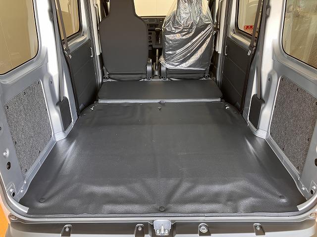 ハイゼットカーゴＤＸサポカーＳワイド適合　ラジオ　エアコン　アクセサリーソケット　コーナーセンサー　アイドリングストップ　光軸調整ダイヤル　横滑り防止機能　誤発進抑制機能　パワーウインドウ　キーレス（神奈川県）の中古車