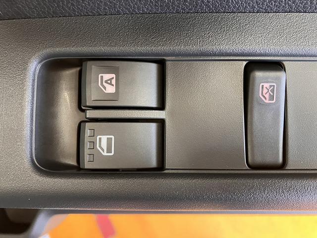 ハイゼットカーゴＤＸサポカーＳワイド適合　ラジオ　エアコン　アクセサリーソケット　コーナーセンサー　アイドリングストップ　光軸調整ダイヤル　横滑り防止機能　誤発進抑制機能　パワーウインドウ　キーレス（神奈川県）の中古車