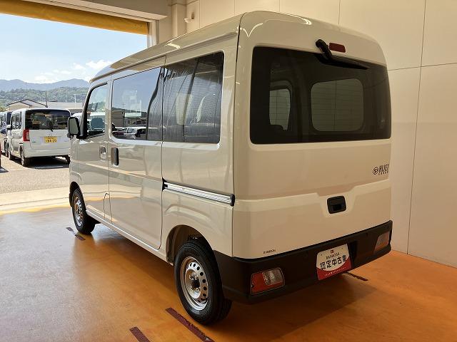 ハイゼットカーゴＤＸサポカーＳワイド適合　ラジオ　エアコン　アクセサリーソケット　コーナーセンサー　アイドリングストップ　光軸調整ダイヤル　横滑り防止機能　誤発進抑制機能　パワーウインドウ　キーレス（神奈川県）の中古車