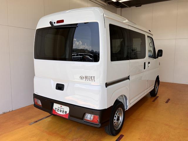 ハイゼットカーゴＤＸサポカーＳワイド適合　ラジオ　エアコン　アクセサリーソケット　コーナーセンサー　アイドリングストップ　光軸調整ダイヤル　横滑り防止機能　誤発進抑制機能　パワーウインドウ　キーレス（神奈川県）の中古車