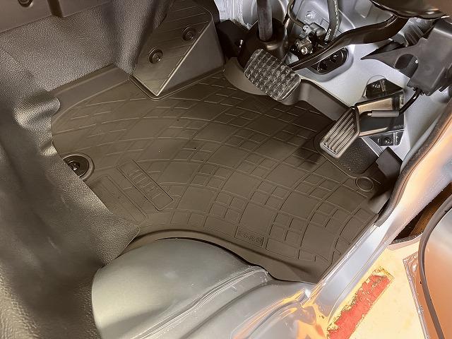 ハイゼットトラックジャンボエクストラ 4WD 三方開 CVT 電動格納ミラー4WD サポカーSワイド適合 三方開 CVT エアコン Pスタート アクセサリーソケット アイドリングストップ コーナーセンサー 荷台作業灯 電動格納ミラー キーフリー(神奈川県)の中古車