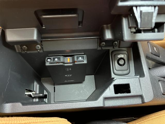 コペンセロオープンカー　二人乗　ドラレコ　アクティブトップ　ステアリングスイッチ　シートヒーター　ＥＴＣ　アイドリングストップ　スポーツシート　ＵＳＢ接続端子（神奈川県）の中古車