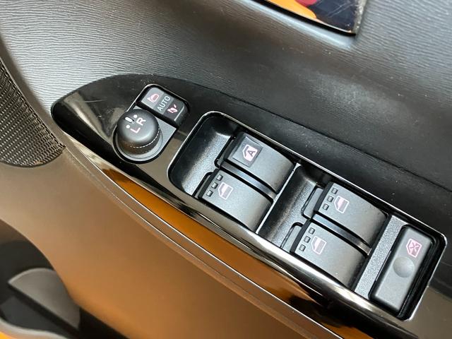 タントカスタムＲＳ　トップエディションＳＡIIサポカーＳワイド適合　デイライト　ミラクルオープンドア　両側オートスライドドア　ステアリングスイッチ　Ｐスタート　エコアイドル　横滑り防止機能　誤発進抑制機能　ＥＴＣ　電動格納ミラー　キーフリー（神奈川県）の中古車