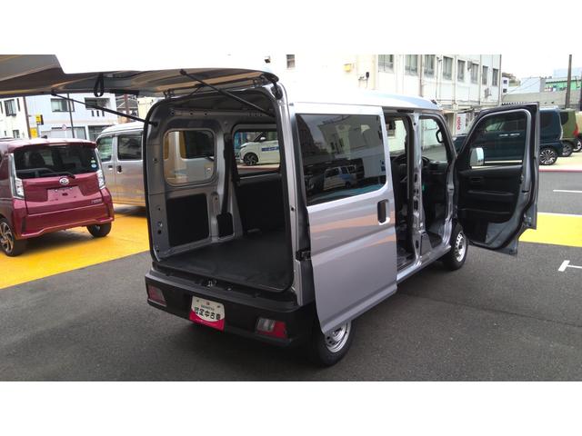 ハイゼットカーゴＤＸサポカーＳワイド適合　オーディオ　エアコン　アクセサリーソケット　コーナーセンサー　アイドリングストップ　光軸調整ダイヤル　横滑り防止機能　誤発進抑制機能　パワーウインドウ　キーレス（神奈川県）の中古車