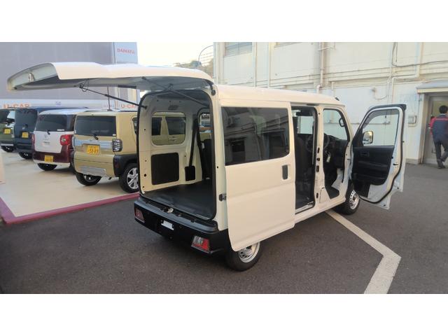 ハイゼットカーゴＤＸサポカーＳワイド適合　エアコン　コーナーセンサー　光軸調整ダイヤル　オートハイビーム　アイドリングストップ　横滑り防止機能　誤発進抑制機能　パワーウインドウ　キーレス（神奈川県）の中古車