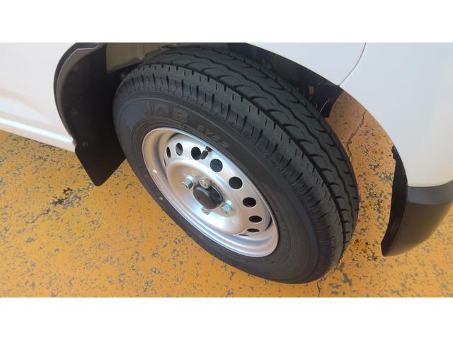 ハイゼットカーゴＤＸサポカーＳワイド適合　エアコン　コーナーセンサー　光軸調整ダイヤル　オートハイビーム　アイドリングストップ　横滑り防止機能　誤発進抑制機能　パワーウインドウ　キーレス（神奈川県）の中古車