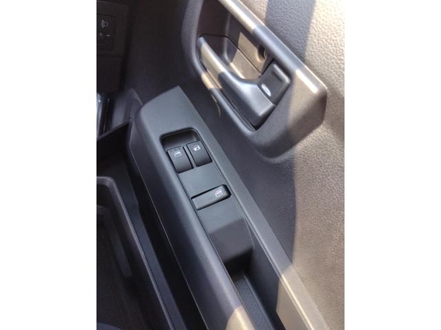 ハイゼットカーゴDXサポカーSワイド適合 ラジオ エアコン アクセサリーソケット コーナーセンサー アイドリングストップ 光軸調整ダイヤル 横滑り防止機能 誤発進抑制機能 パワーウインドウ キーレス(神奈川県)の中古車